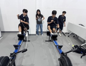 한국해양소년단 전남동부연맹은&nbsp;5월28일부터 5월 30일까지&nbsp;여수세계박람회장에서 청소년을 대상으로 '도전! 60초 노젓기 챌린지'를 운영하였다.&nbsp;드래곤보트와 카약 에르고미터를 활용한 60초 기록 경기를 진행해 큰 호응을 얻었으며, 총 353명의 청소년이 참여하였다.  &nbsp;  